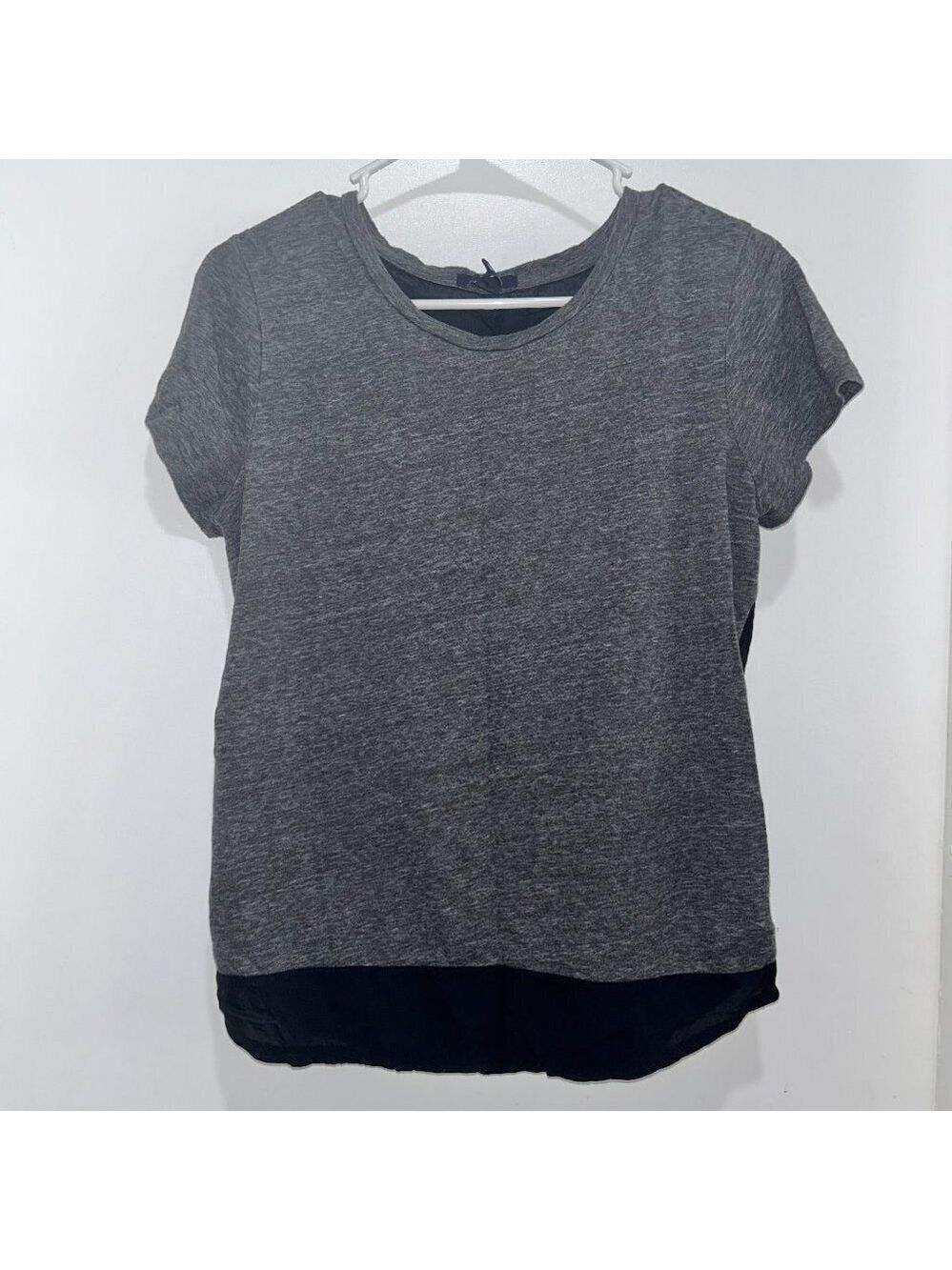 5 for $10 Ladies Gap tee shirt Size S